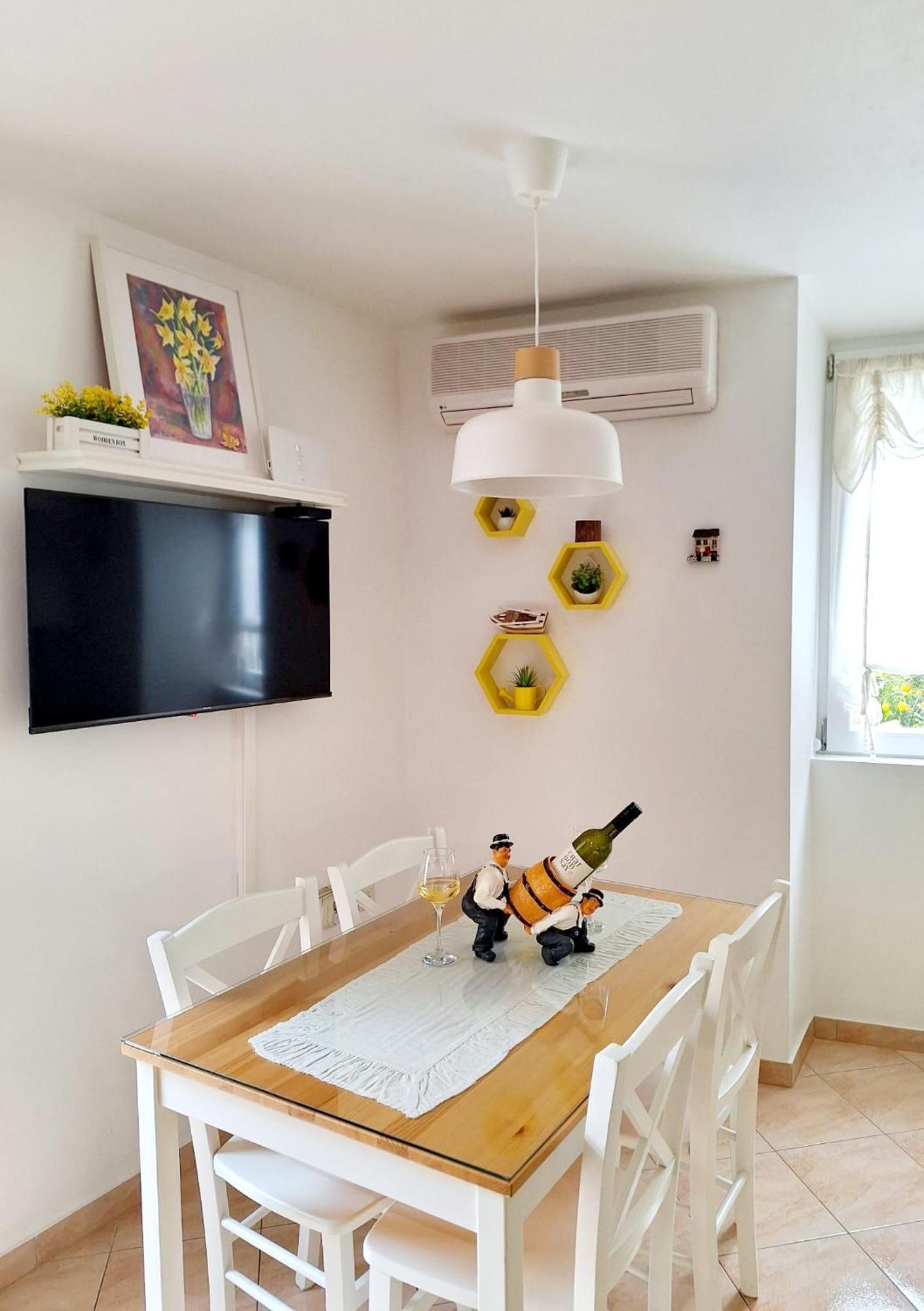 Apartment Megi In Supetar Historical Core Exteriér fotografie